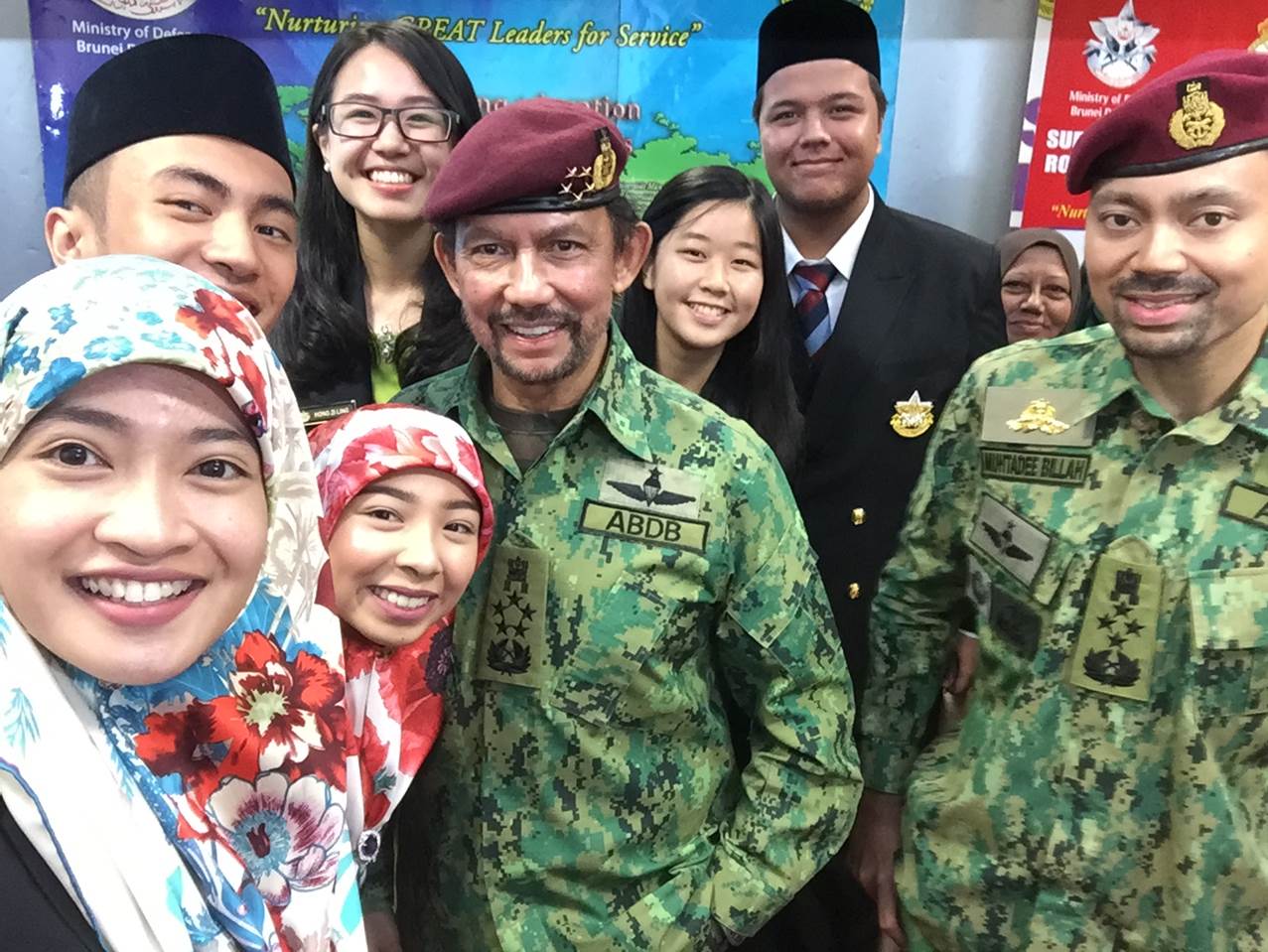 http://www.scholarship.mindef.gov.bn/ArticleImages/Article/2019/Week%203%20and%204%20Back%20to%20Civilization/with%20HM.jpg